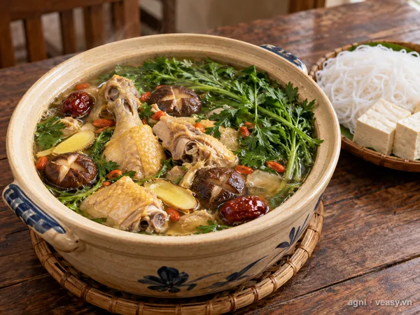 Lẩu gà ngải cứu (ảnh minh hoạ do AI tạo)