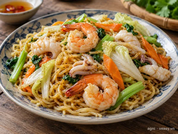 Mì xào hải sản (ảnh minh hoạ do AI tạo)
