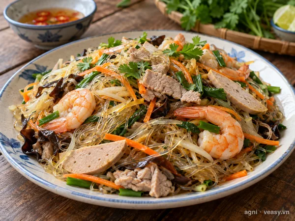 Miến xào thập cẩm (ảnh minh hoạ do AI tạo)