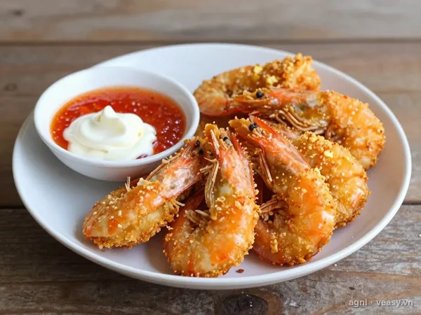 Tôm lăn bột chiên xù (ảnh minh hoạ do AI tạo)